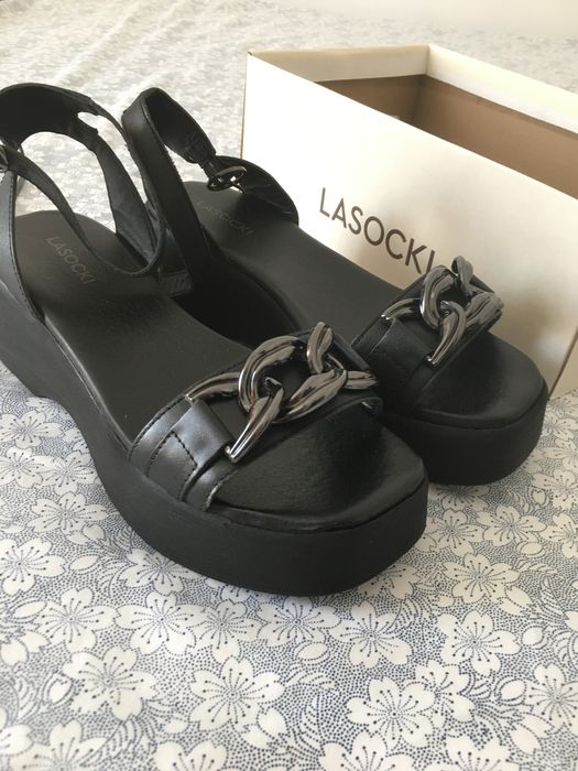 Sandale noi foarte confortabile