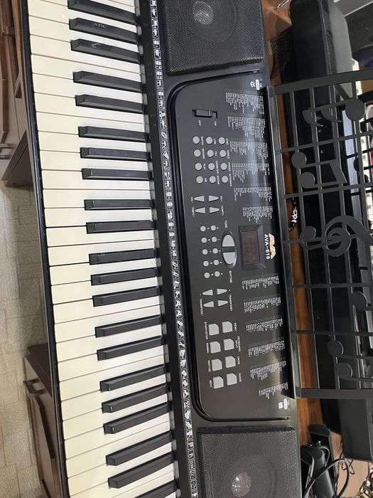 Продам Синтезатор