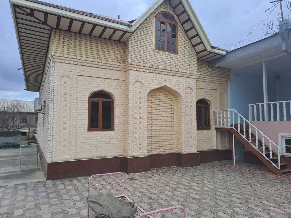 Porno faqat xotini bilan guruh jinsiy aloqa