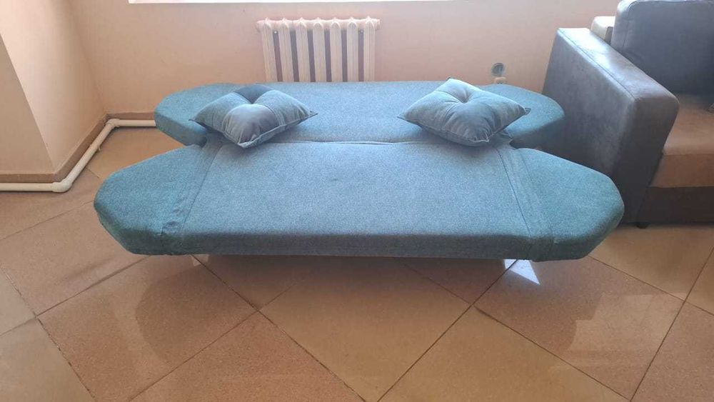 Продам диван книжка,необычной формы