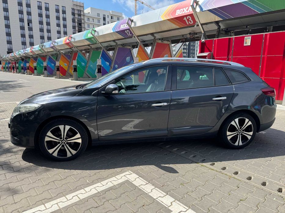 RENAULT Megane