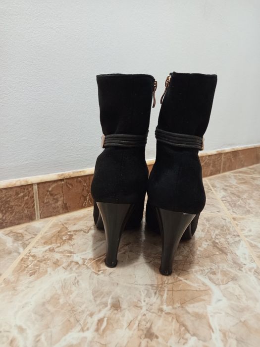 Дамски боти с ток 39 номер