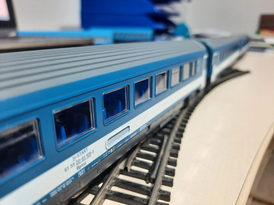 Raritate vagoane calatori MAV si locomotiva MAV, cadoul ideal  pt dvs