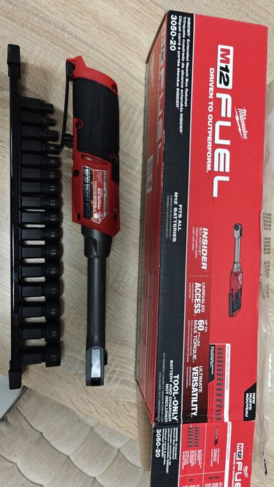 Clichet milwaukee m12 cu capete interschimbabile de America