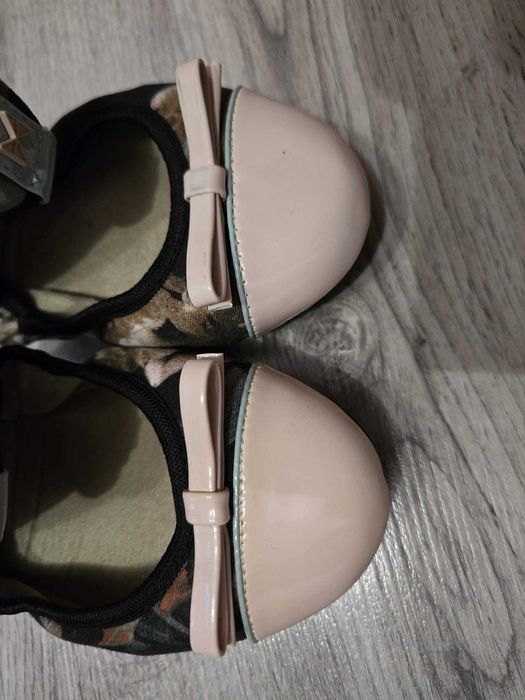 Vând Balerini Butterfly Twists