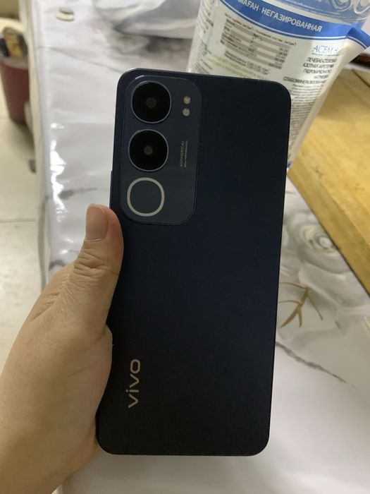 Продам телефон Vivo Y19s