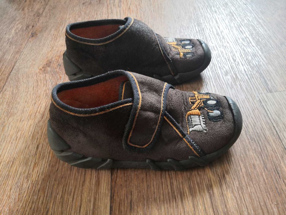 Кроссовки детские