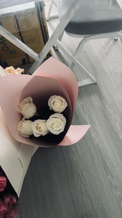 Длинный букет из 5 роз