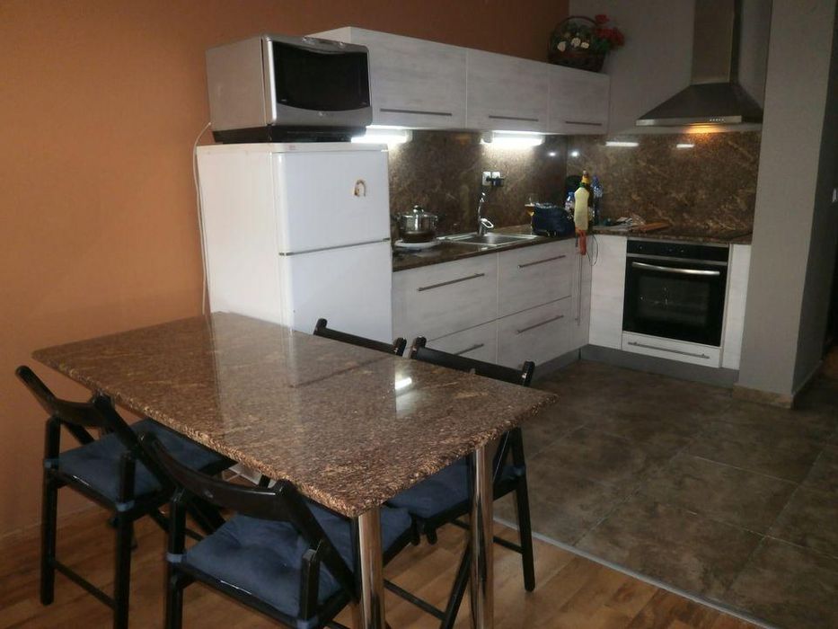 Дава се под наем Тристаен апартамент в София, Зона Б-19 - 82 кв.м за 600 € - Снимка #1