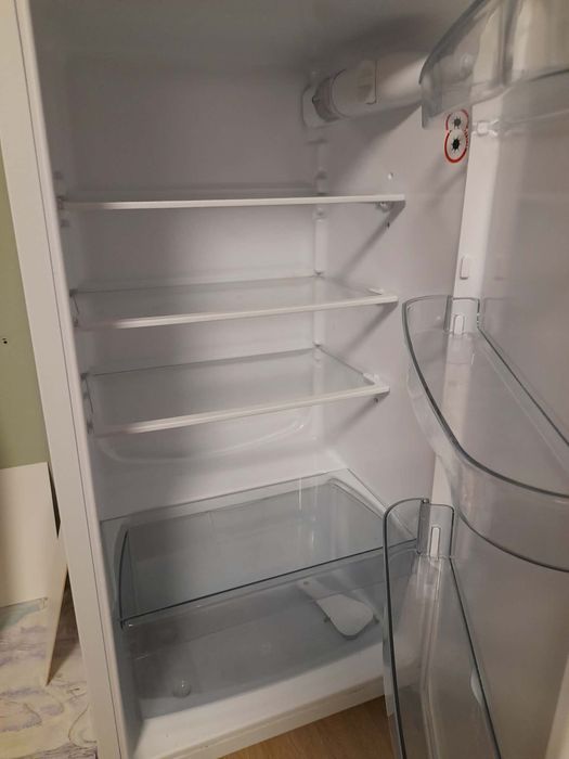 Хладилник с горна камера Snaige (Клас A++) – Като нов!