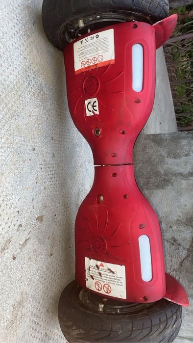 hoverboard roșu în stare bună