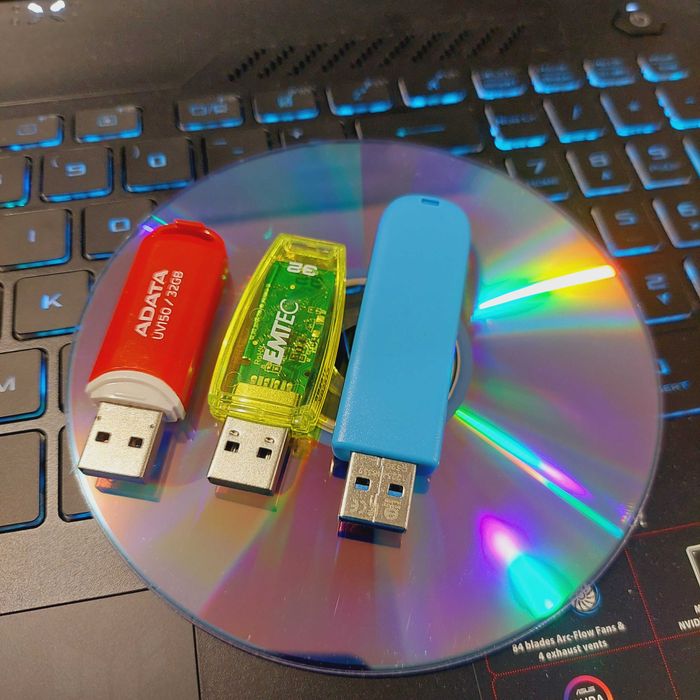 DVD CD Blu-ray pe Stick USB sau Hard Disk Transfer rapid / Salvez amintiri video/nunta,botez / filmări vechi de familie