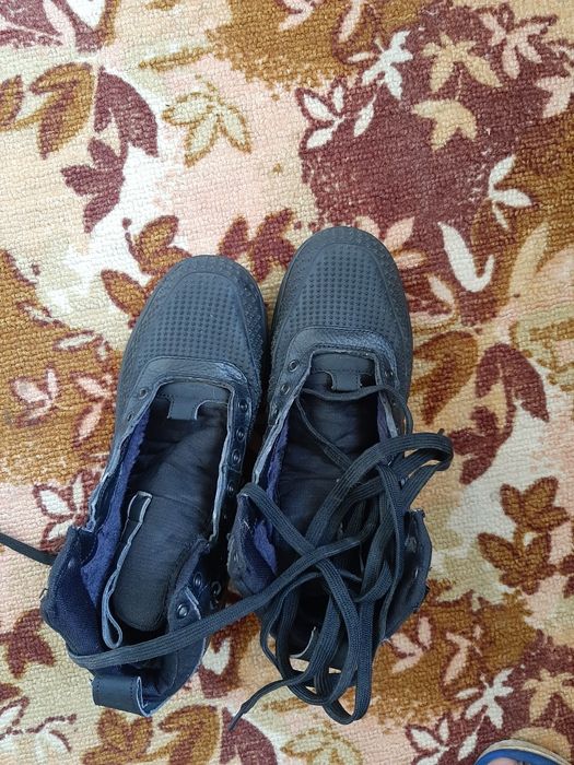 Продам кроссовки