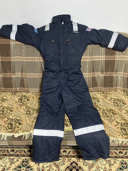 Продается Тшо зимные комбезы