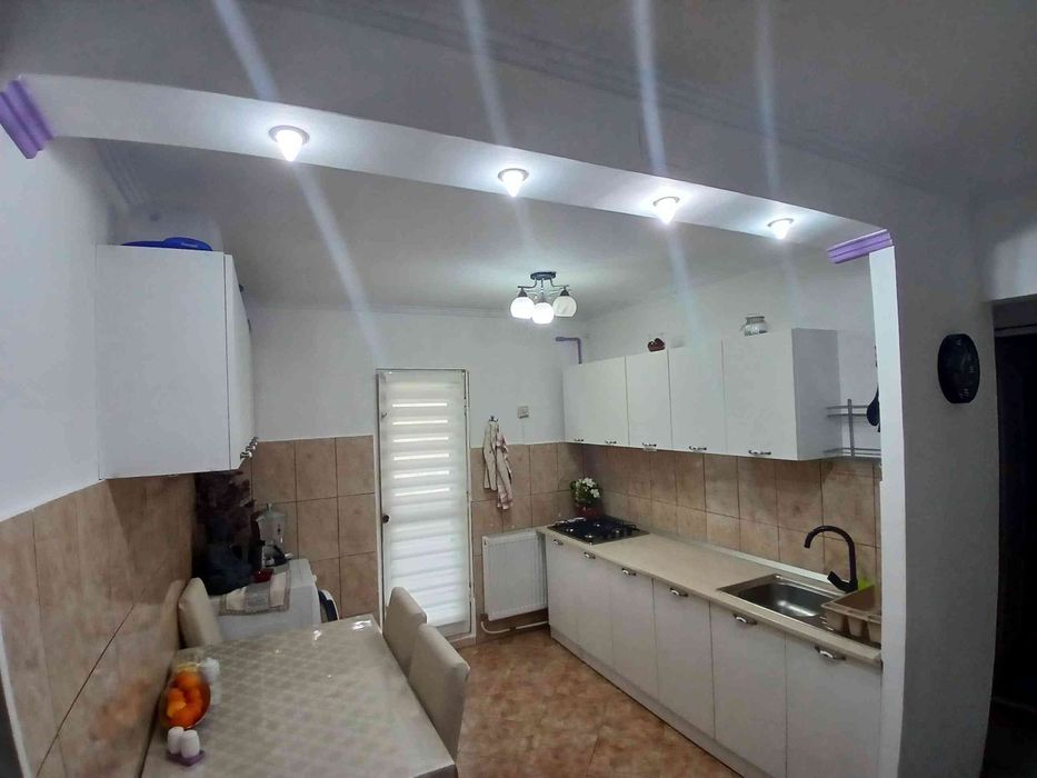 Vând apartament sau schimb cu casă locuibila