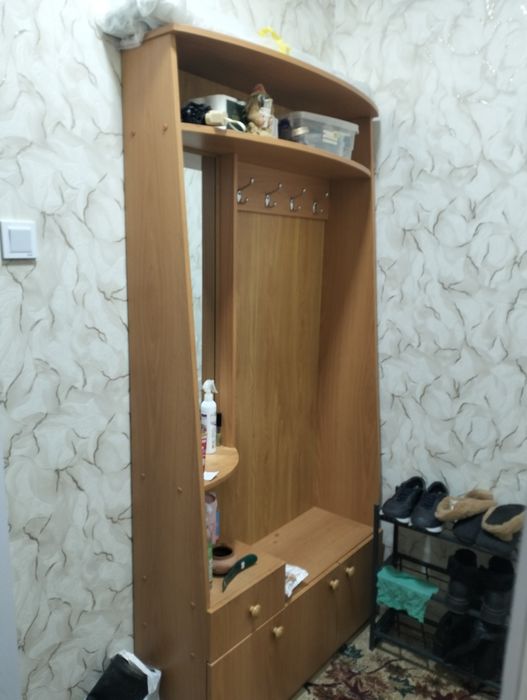 Продаётся шкаф в прихожую
