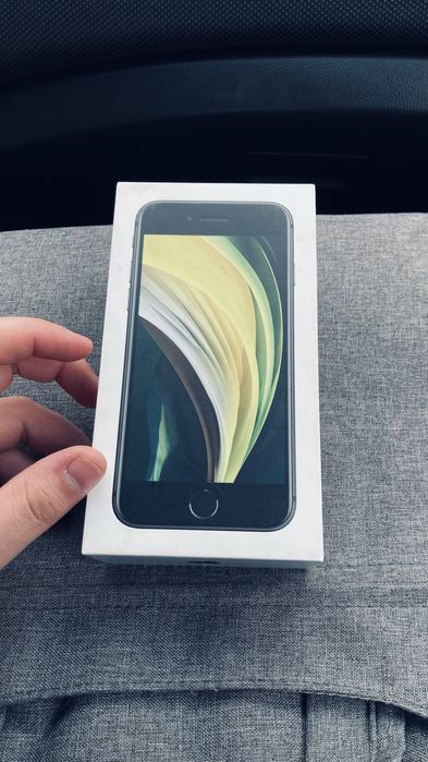 Продам Iphone se 2020 акб 75, 64 гб
