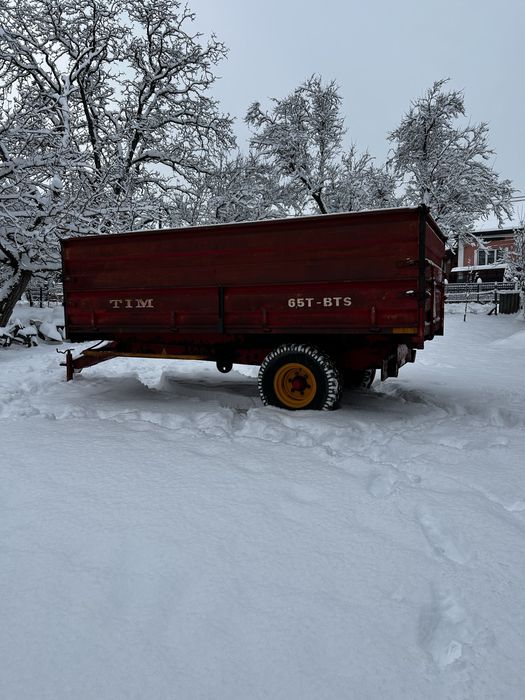 Vand remorca basculabila