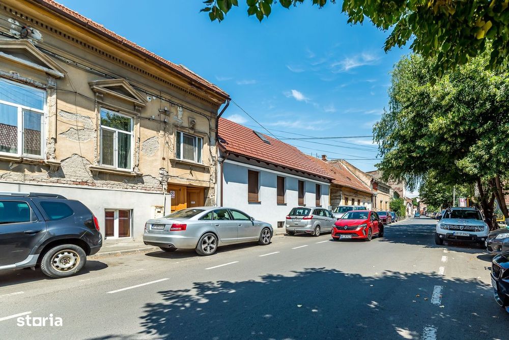 Centrul orașului, spațiu generos 2 camere, str O. Goga.