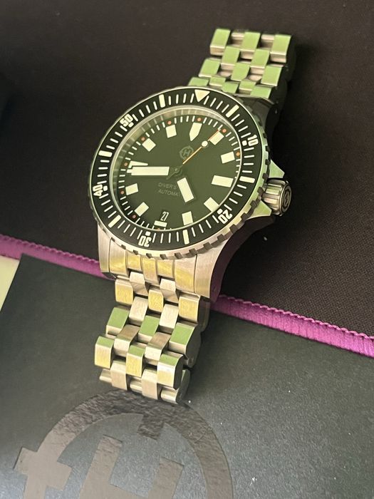 Helm Vanuatu 42mm Stainless Steel Automatic часовник