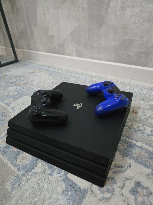 Playstation 4 Pro 1 тб в отличном состоянии