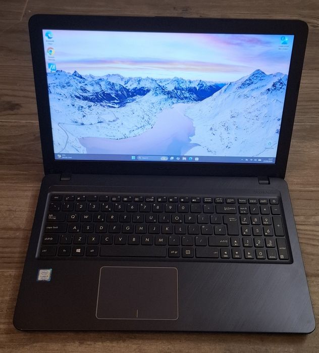 Лаптоп Asus 15 | I5 8250U | 8GB RAM | 256 SSD