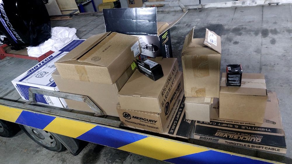 Водный транспорт продам двигатель новый