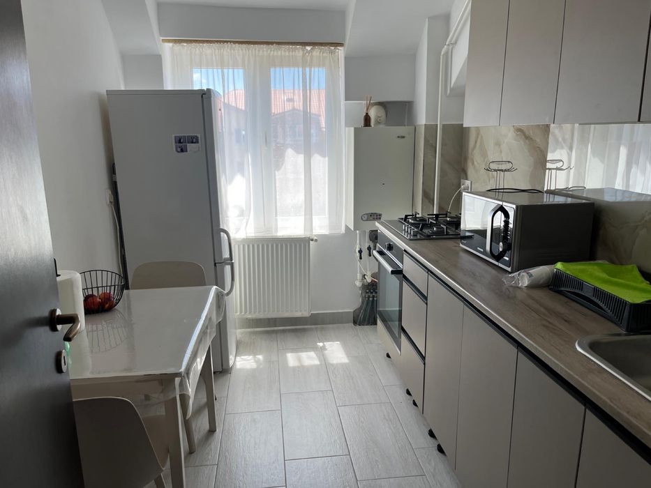Inchiriez apartament cu 2 camere in regim hotelier