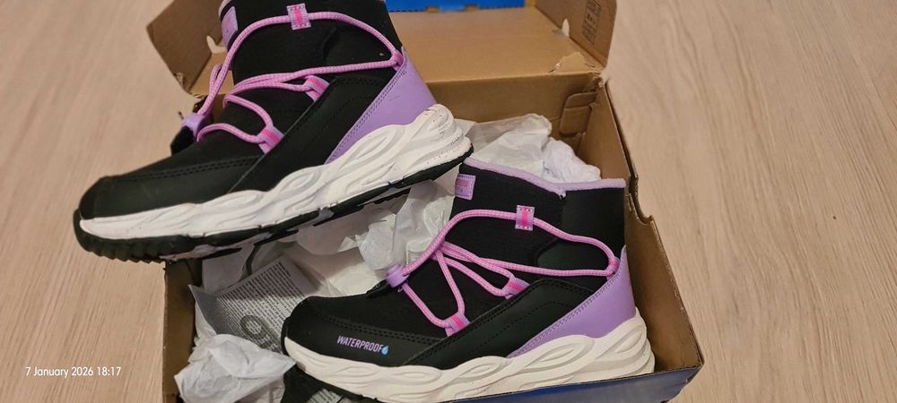 Ghete iarnă fete Skechers mărimea 33