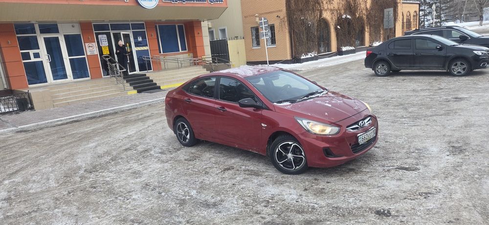 Продам Hyundai Accent дорого.