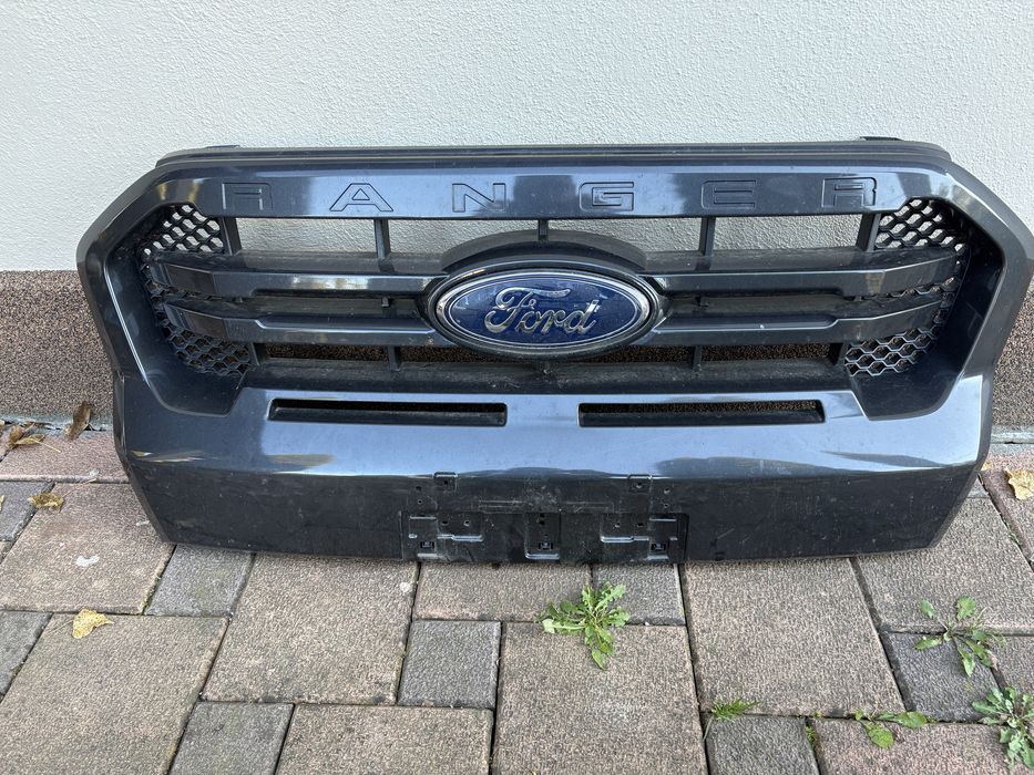 Vând grilă originală Ford Ranger