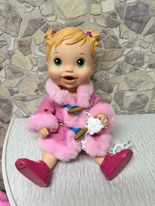 Кукла  фирменная  Hasbro