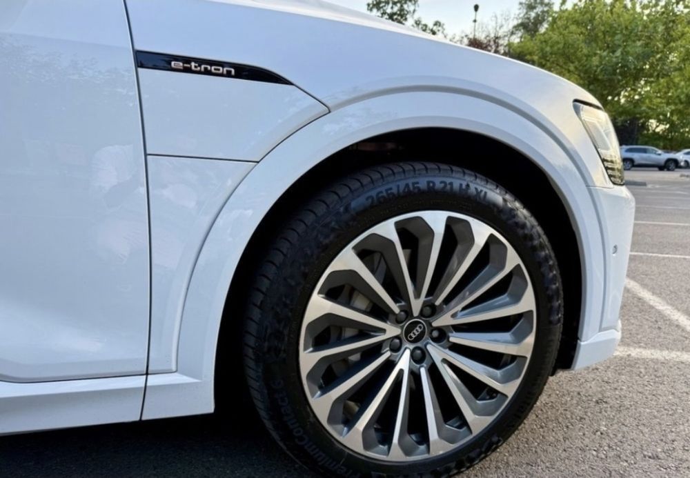 AUDI e-tron 2021 — imagine 5