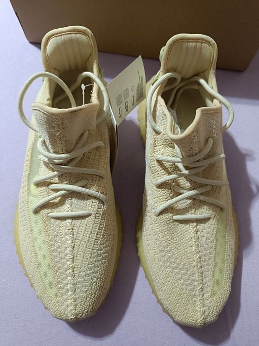 Adidași Yeezy flax