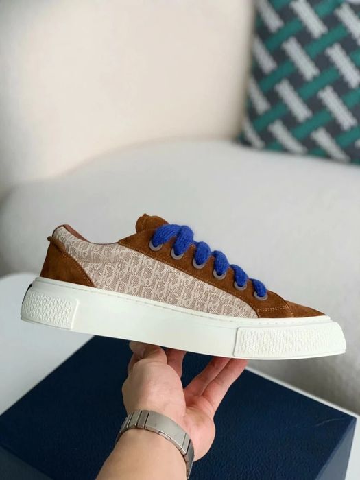 CD B33 / Light Grey / Brown / Grey