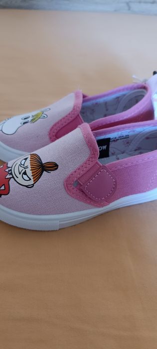 Нови красиви кецове за момиче номер 25