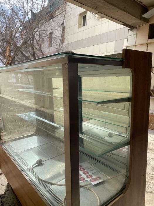 Продам ветринный холодилник