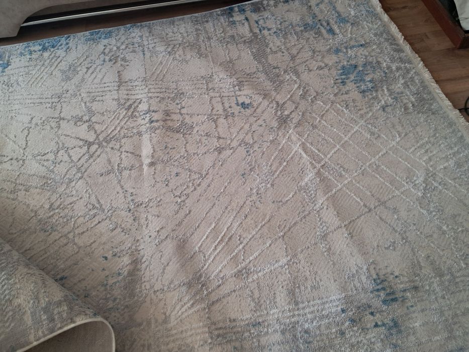 Продам ковёр 2х3