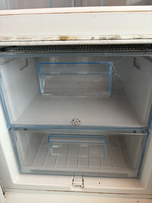 Хладилник с фризер Electrolux