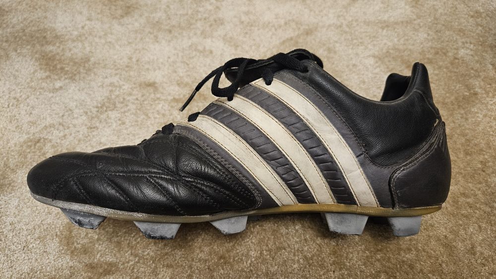 Футболни обувки (бутонки), 47 номер