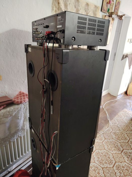 2 boxe și stație