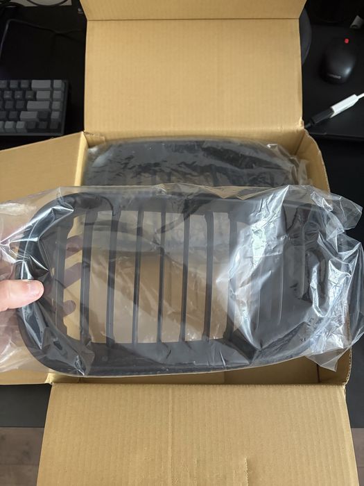 Grila BMW E46 - Negru mat