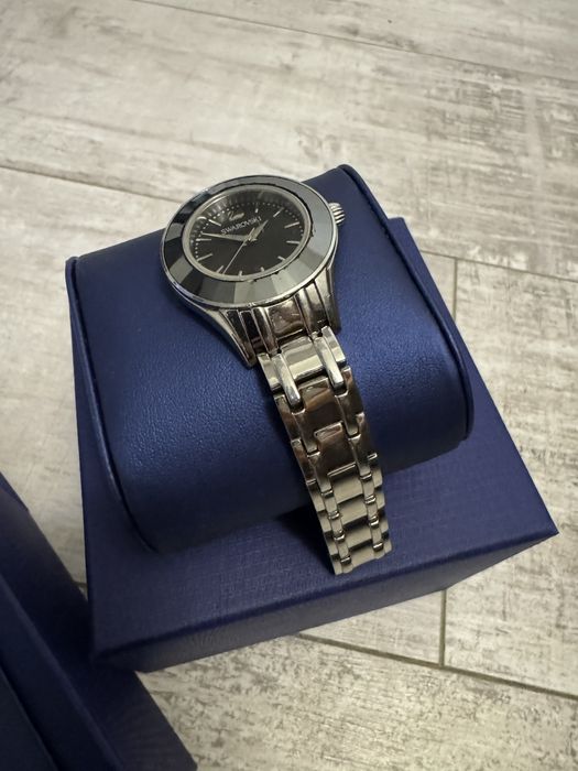 Swarovski - оригинален часовник