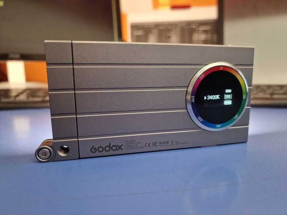 осветление Godox M1 RGB Mini Creative Light