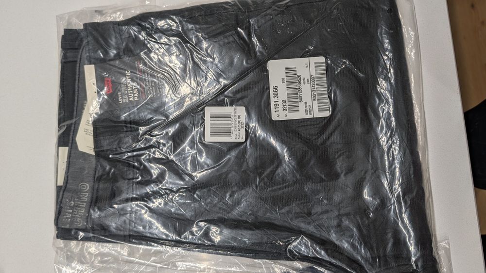 2 бр нови Levi's Chino XX Authentic Pants 32x32