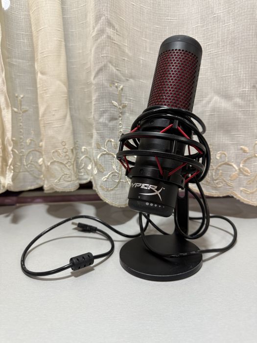 microfon HyperX QuadCast