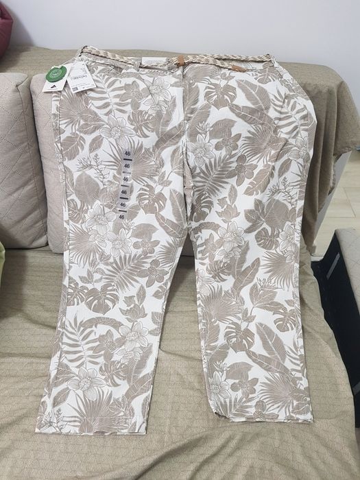 Pantaloni noi forte frumosi