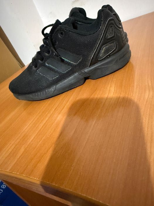Маратонки.  Adidas