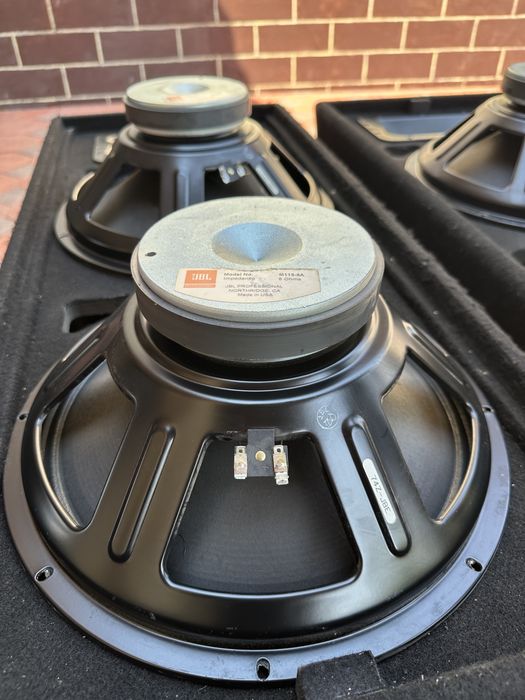 Фирменные колонки JBL JRX 100