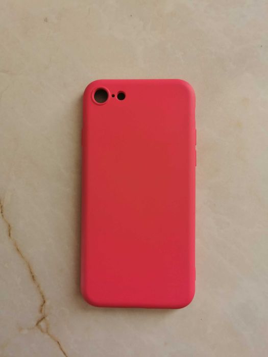 Кейсове за iPhone SE 2020